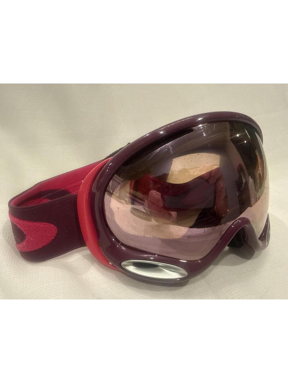 Oakley Purple and Pink Ski/Snowboard Goggles with Adjustable Strap